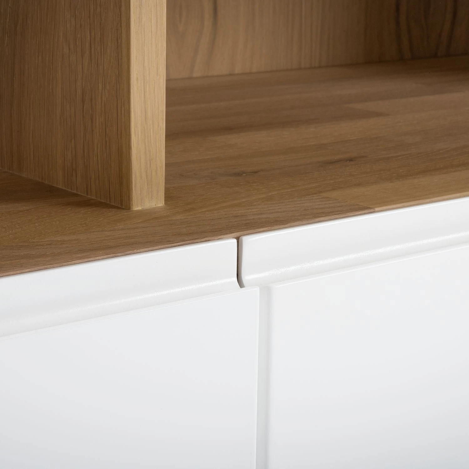 Studio Copenhagen TV-Lowboard Loca IV - Weiß / Wildeiche 11 Studio Copenhagen TV-Lowboard Loca IV - Weiß / Wildeiche – Bild 11