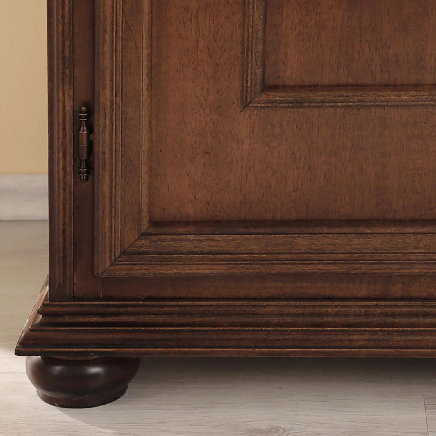 Montreux Kommode Arabella II - Ayous teilmassiv - Antikbraun 6 Montreux Kommode Arabella II - Ayous teilmassiv - Antikbraun – Bild 6