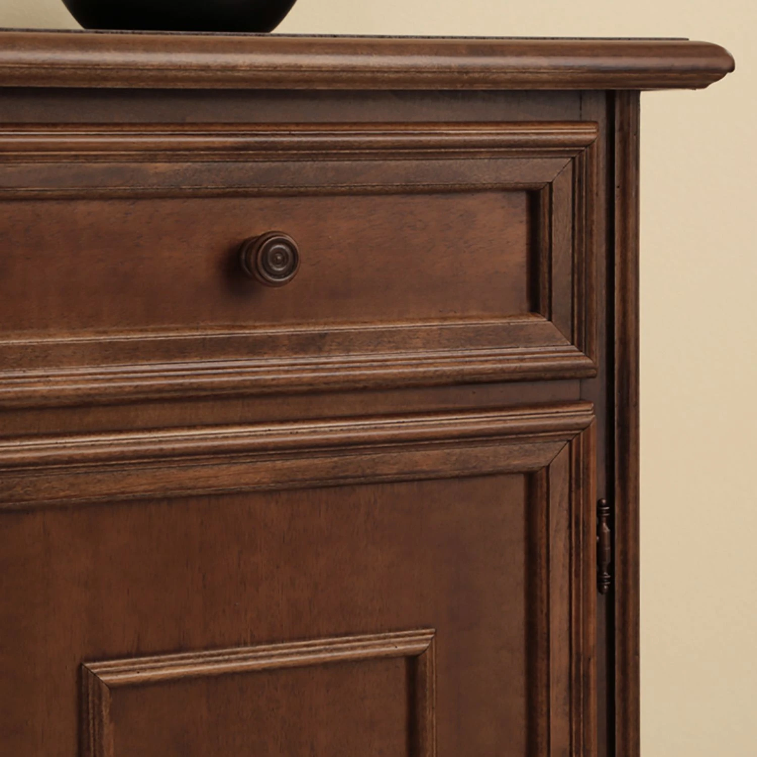 Montreux Kommode Arabella II - Ayous teilmassiv - Antikbraun 7 Montreux Kommode Arabella II - Ayous teilmassiv - Antikbraun – Bild 7