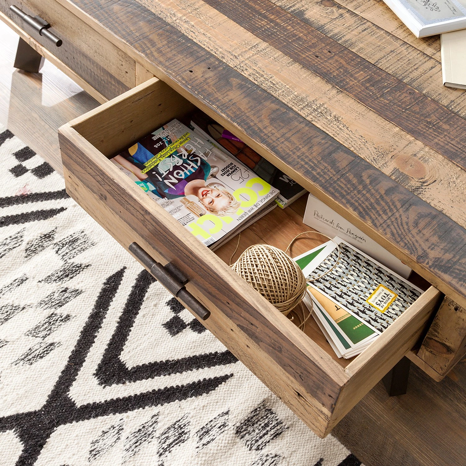 Ars manufacti Couchtisch Tamati - Pinie massiv 6 Ars manufacti Couchtisch Tamati - Pinie massiv – Bild 6