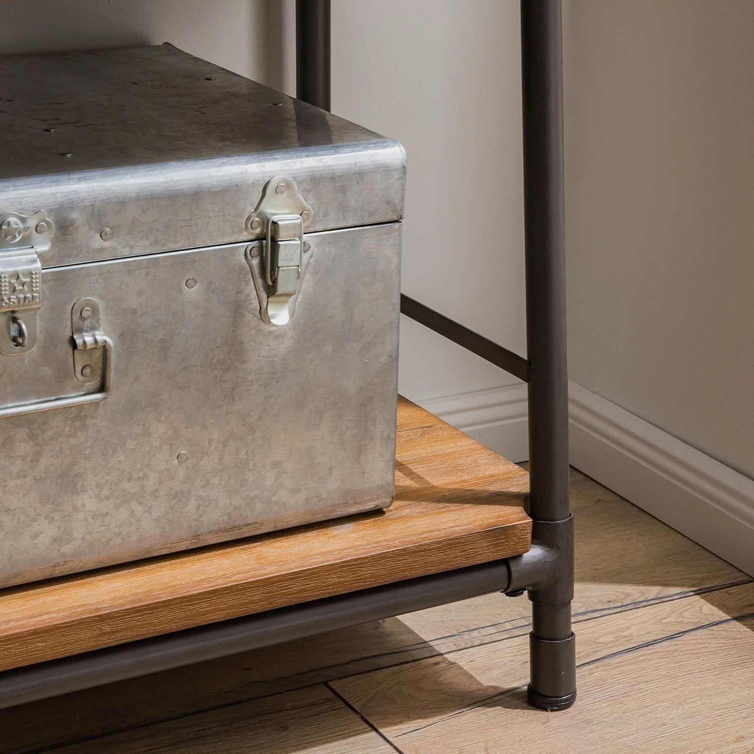 Ars manufacti Regal Atelier IV - Akazie massiv / Metall - Akazie Braun / Anthrazit 12 Ars manufacti Regal Atelier IV - Akazie massiv / Metall - Akazie Braun / Anthrazit – Bild 12