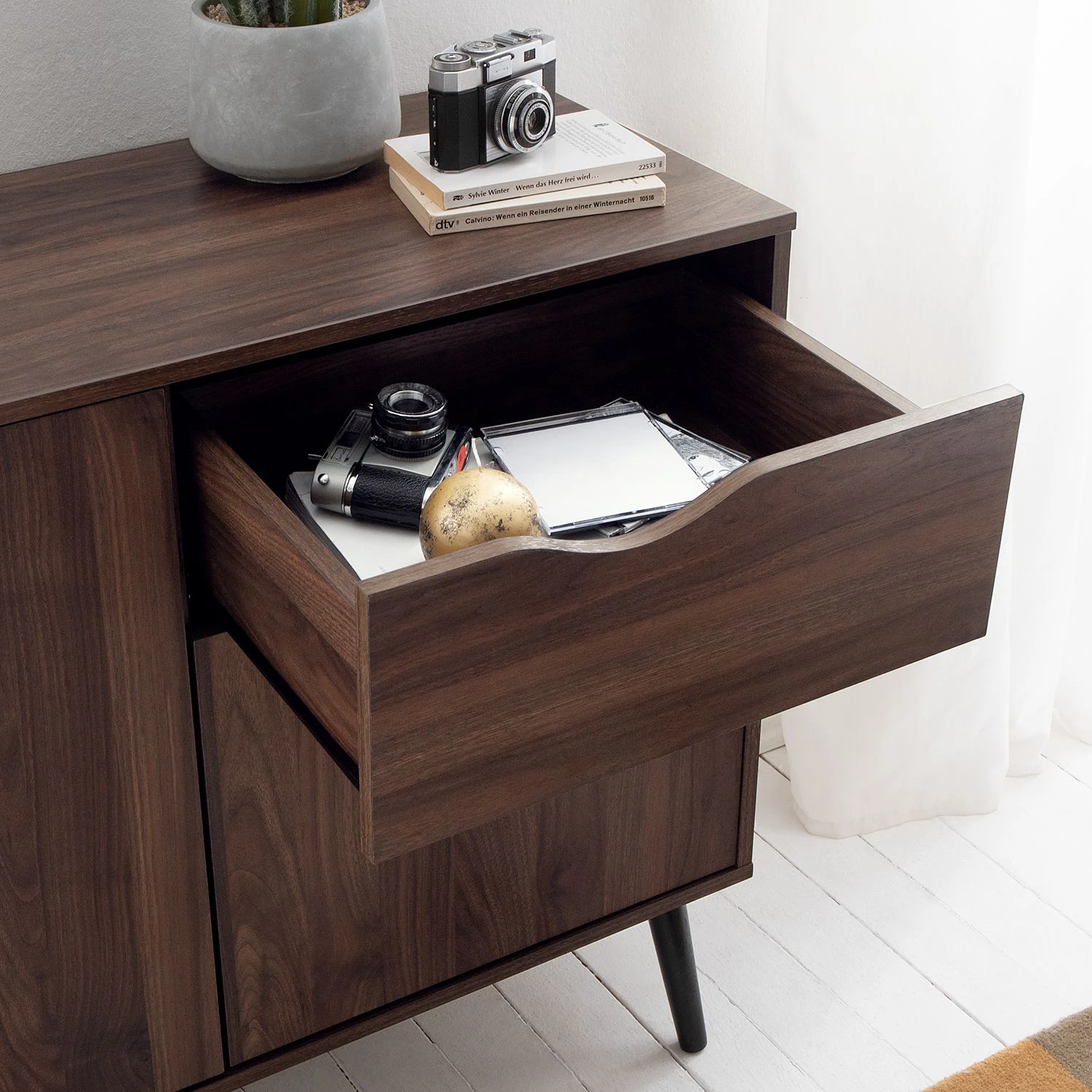 Mørteens Kommode Gjora I - Gummibaum teilmassiv - Walnuss 11 Mørteens Kommode Gjora I - Gummibaum teilmassiv - Walnuss – Bild 11