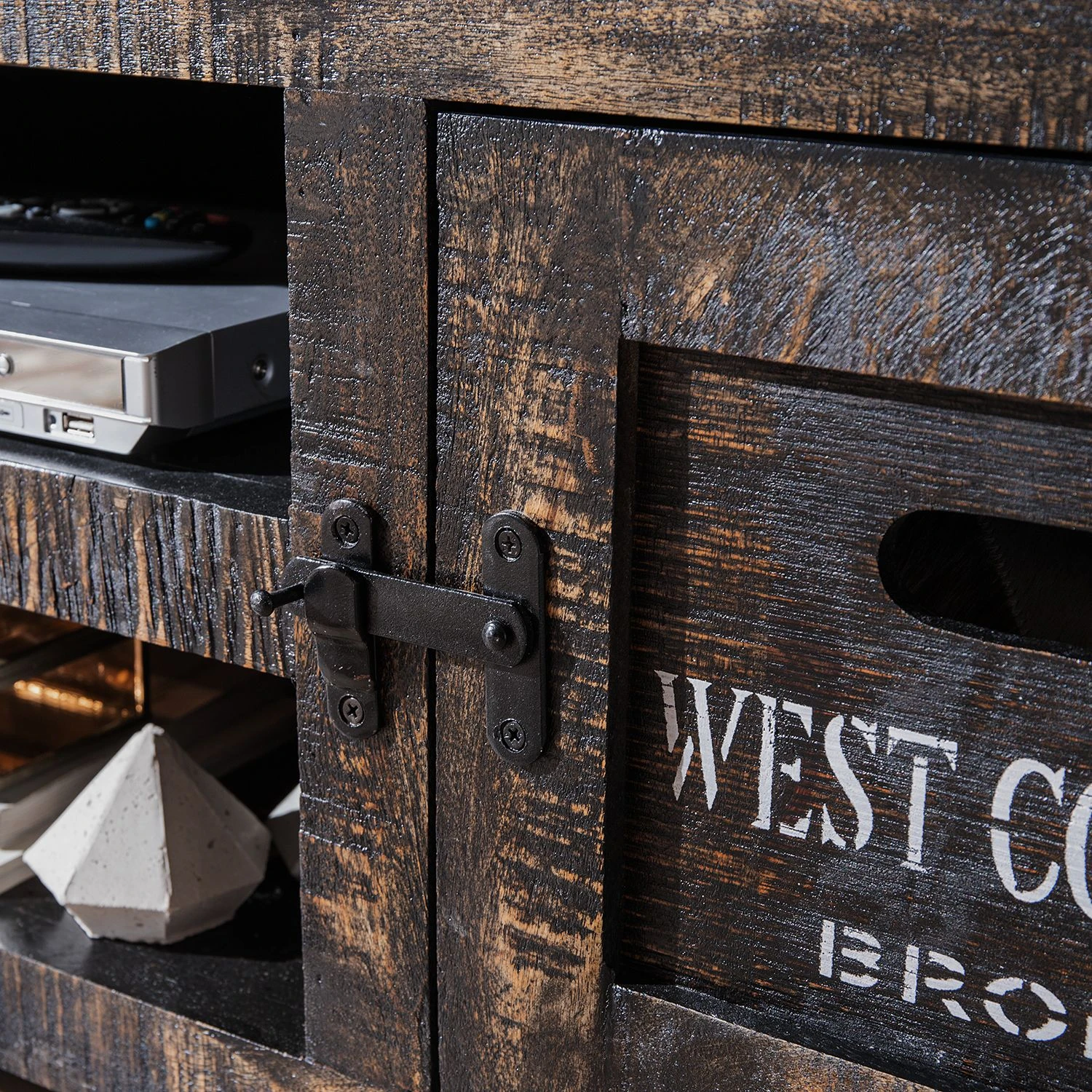 Ars manufacti TV-Lowboard Keyport II - Mango massiv 13 Ars manufacti TV-Lowboard Keyport II - Mango massiv – Bild 13