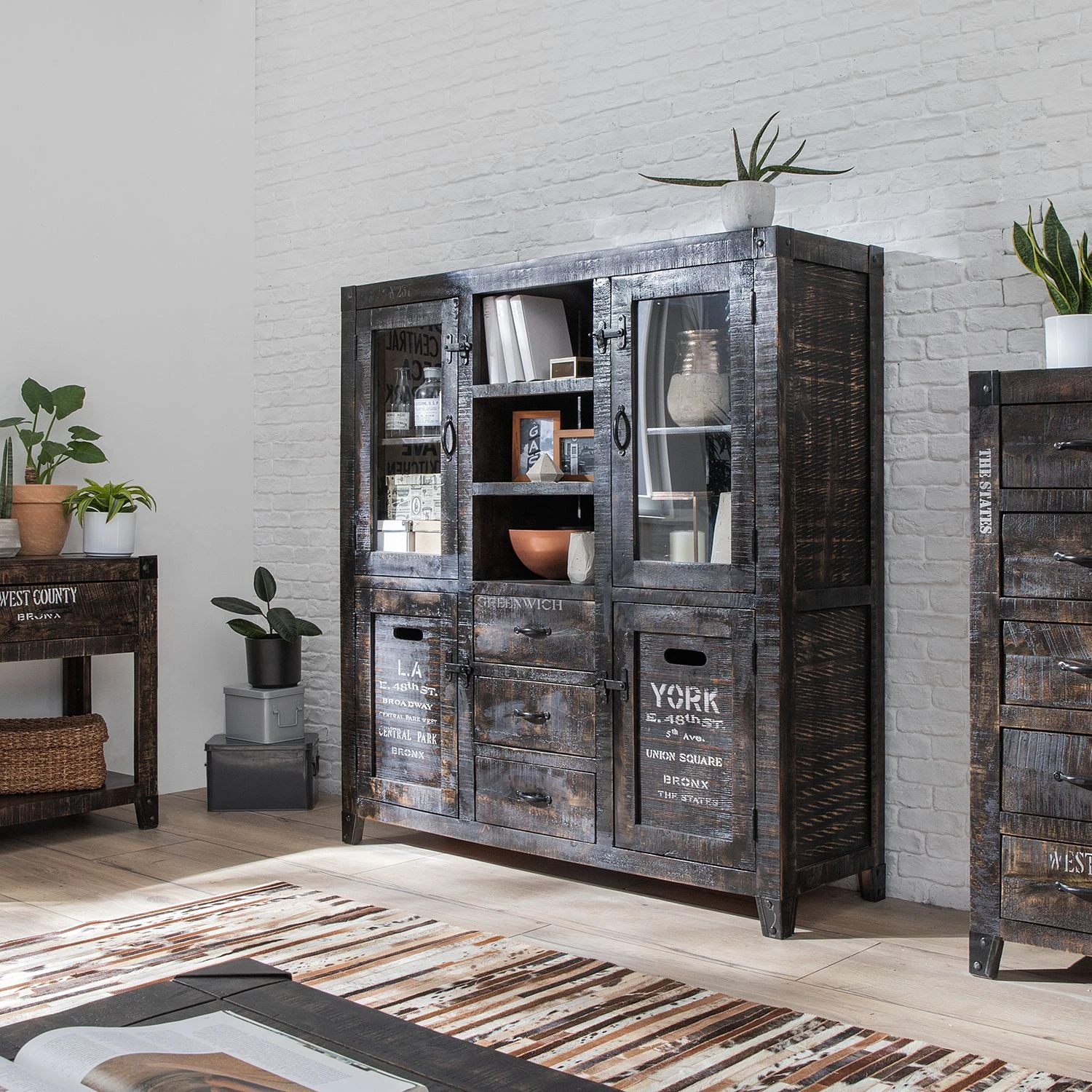 Ars manufacti Highboard Keyport II - Mango massiv 2 Ars manufacti Highboard Keyport II - Mango massiv – Bild 2