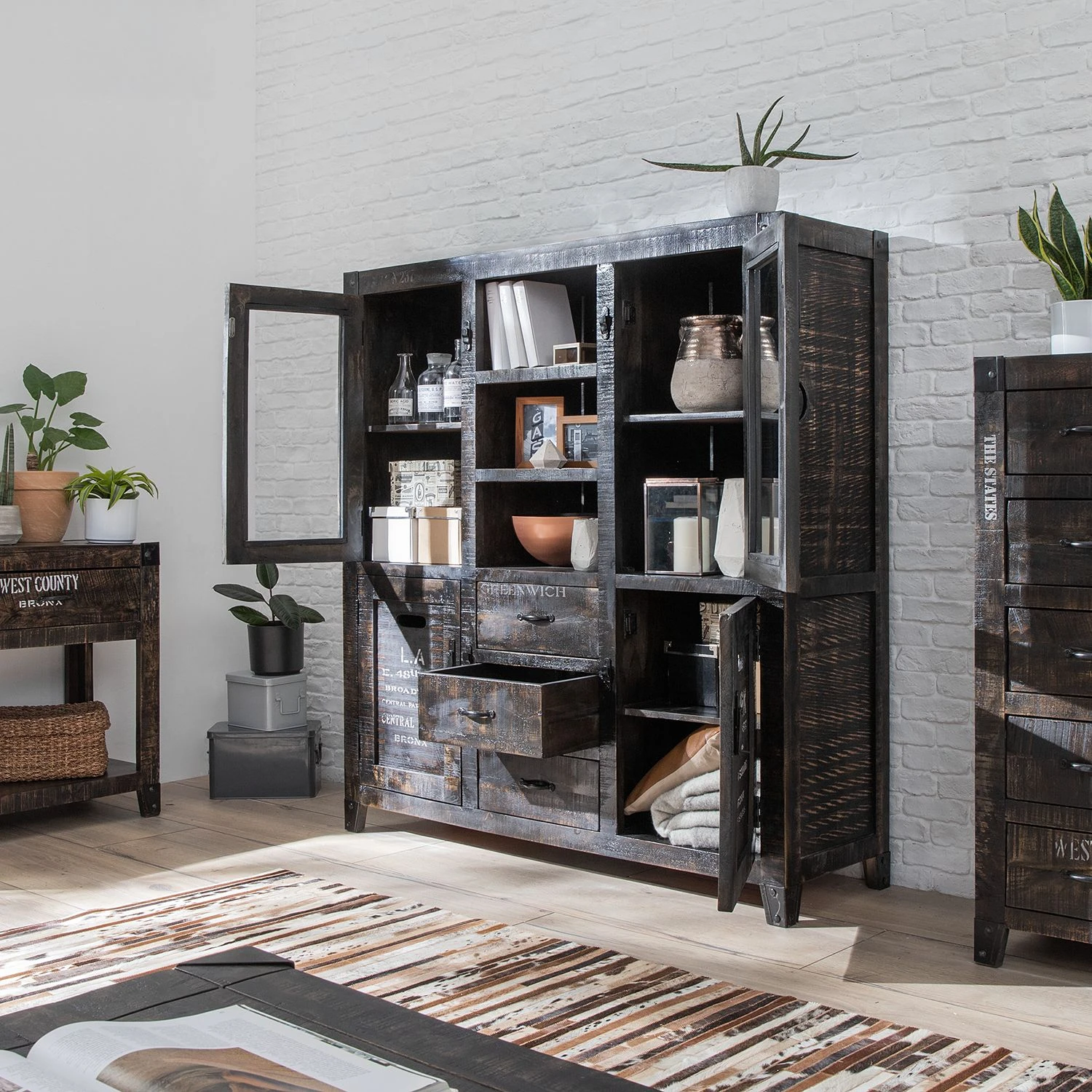 Ars manufacti Highboard Keyport II - Mango massiv 3 Ars manufacti Highboard Keyport II - Mango massiv – Bild 3