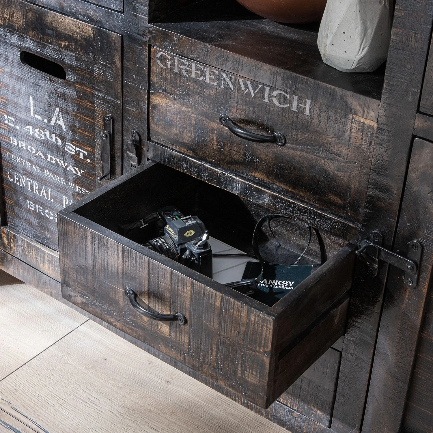 Ars manufacti Highboard Keyport II - Mango massiv 16 Ars manufacti Highboard Keyport II - Mango massiv – Bild 16