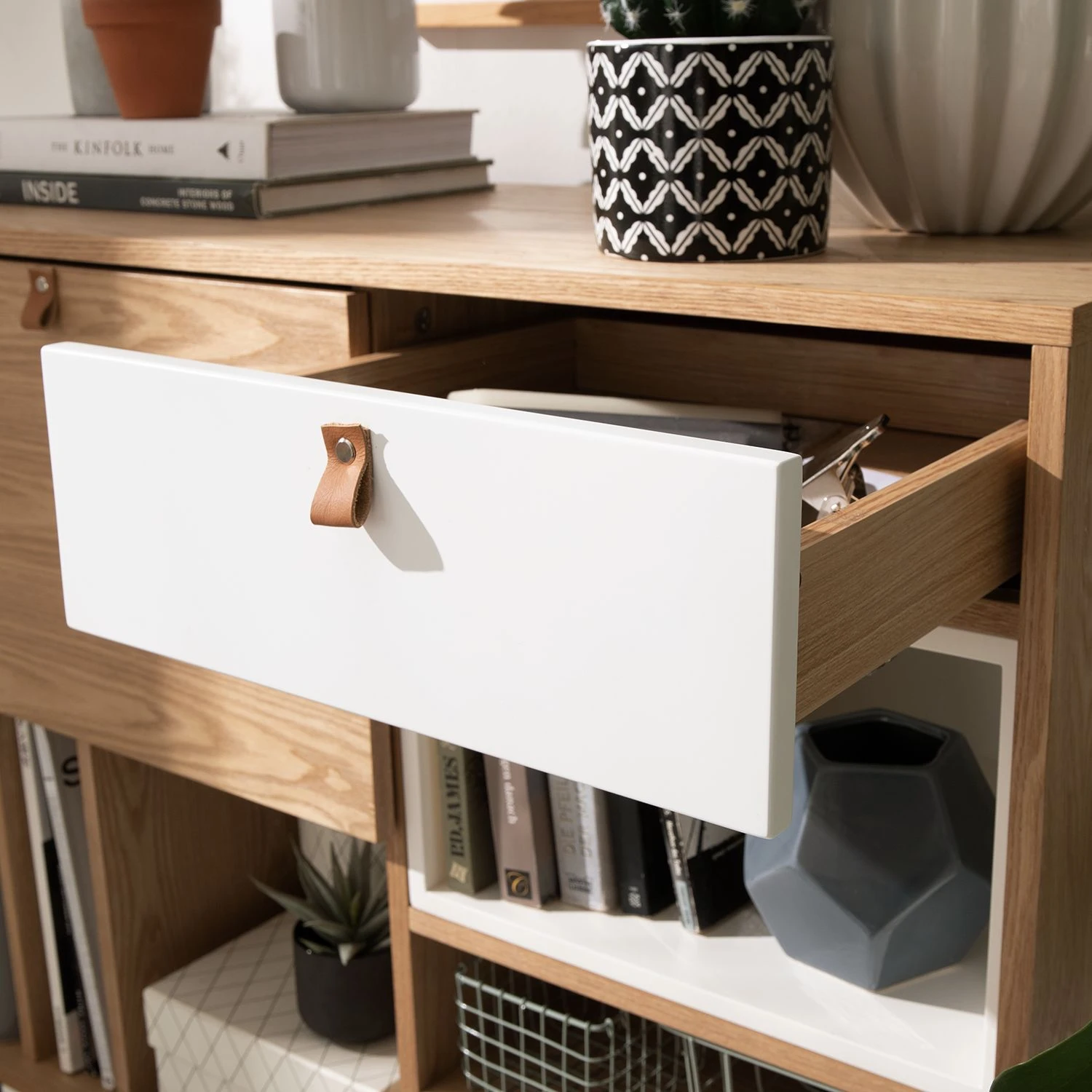 Studio Copenhagen Kommode Vallsta ll - Esche / Schwarz 13 Studio Copenhagen Kommode Vallsta ll - Esche / Schwarz – Bild 13