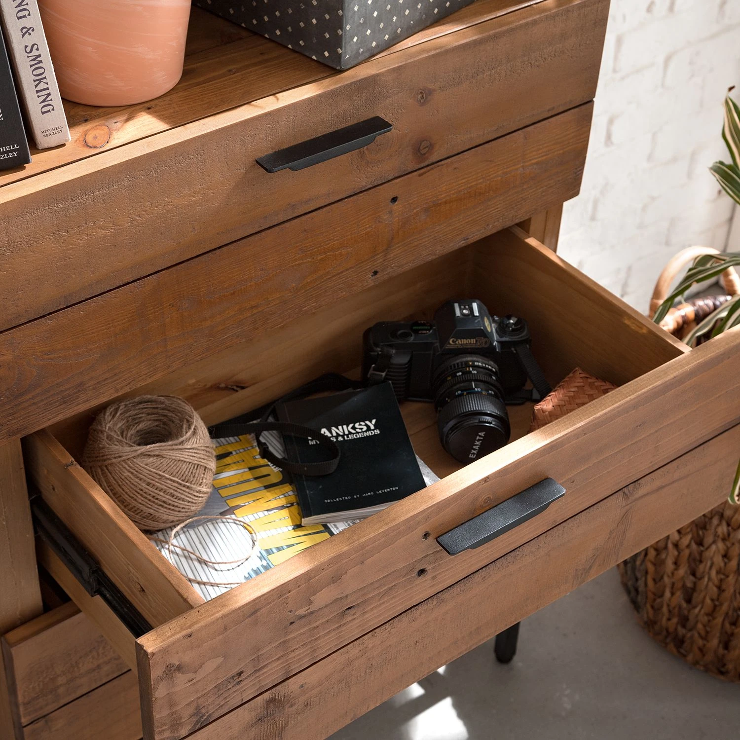 Ars manufacti Regal Grasby - Pinie massiv / Metall - Pinie Dunkel / Schwarz 11 Ars manufacti Regal Grasby - Pinie massiv / Metall - Pinie Dunkel / Schwarz – Bild 11