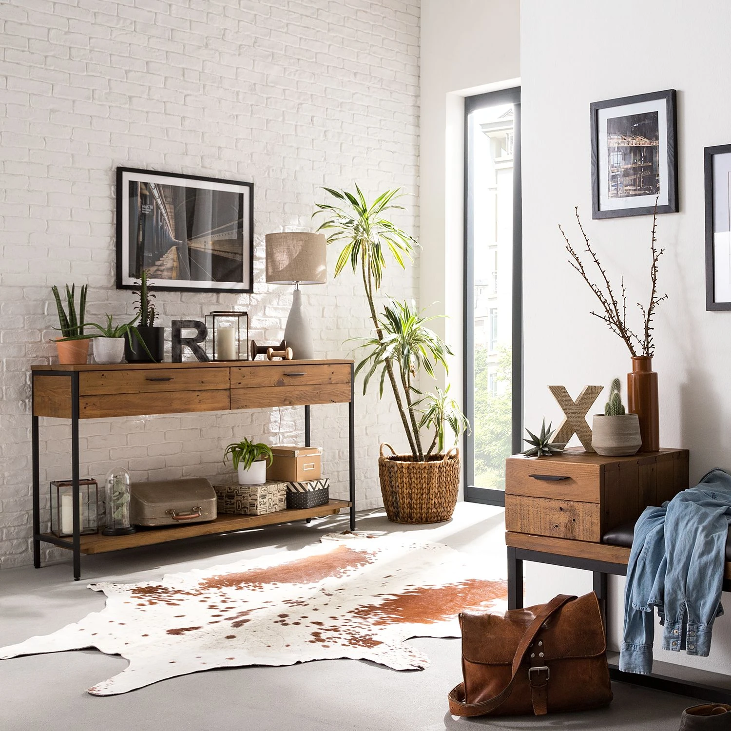 Ars manufacti Konsolentisch Grasby - Pinie massiv / Metall - Pinie Dunkel / Schwarz 2 Ars manufacti Konsolentisch Grasby - Pinie massiv / Metall - Pinie Dunkel / Schwarz – Bild 2