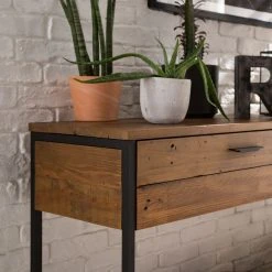 Ars manufacti Konsolentisch Grasby - Pinie massiv / Metall - Pinie Dunkel / Schwarz 16 Ars manufacti Konsolentisch Grasby - Pinie massiv / Metall - Pinie Dunkel / Schwarz -Wohnzimmermöbel boutique en ligne 1000147156 190730 13021900011 MOOD DETAILS P000000001000147156 mood