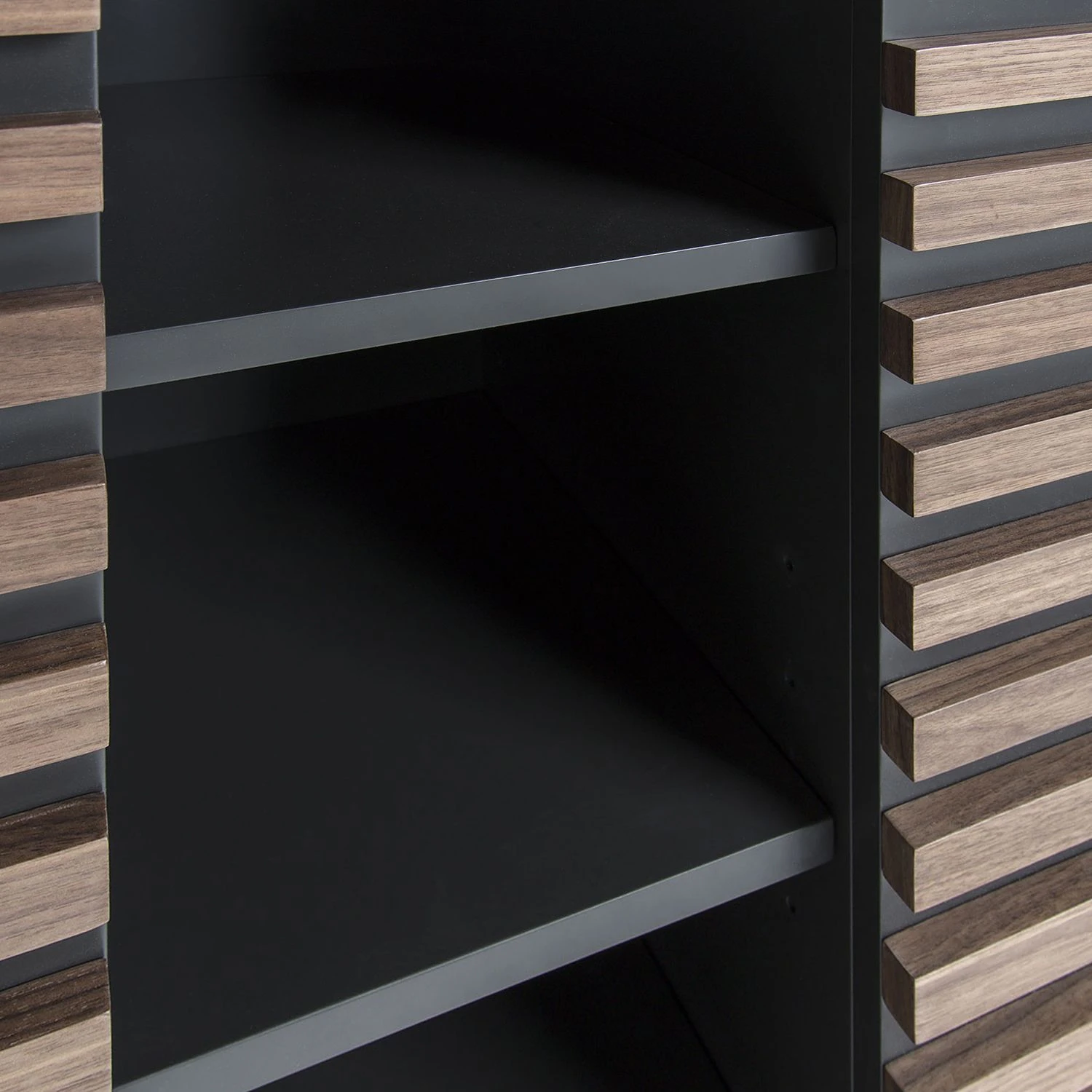 Norrwood Highboard Kipra - Echtholzfurnier - Walnuss / Graphit 7 Norrwood Highboard Kipra - Echtholzfurnier - Walnuss / Graphit – Bild 7