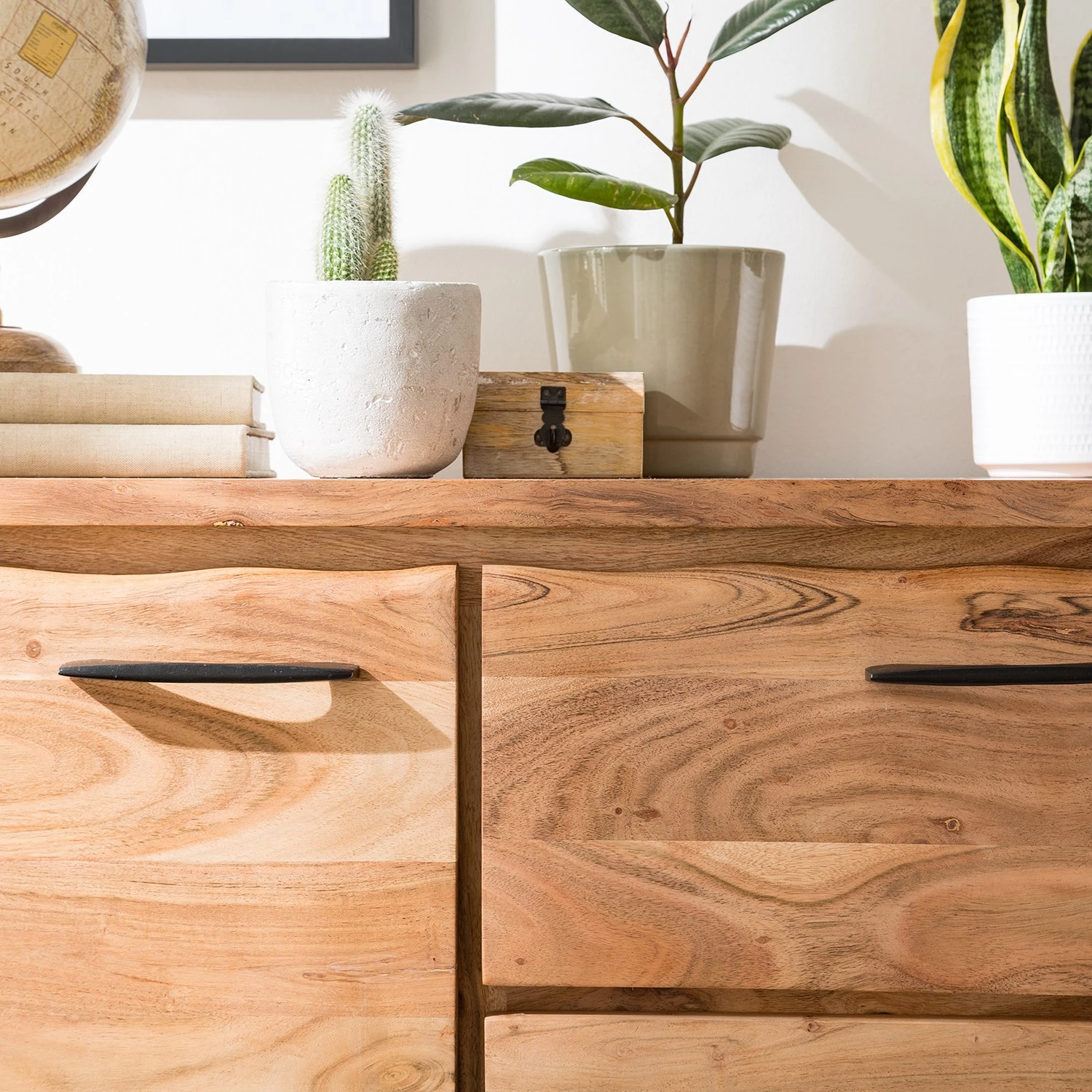 Ars Natura Sideboard Vardo - Akazie massiv / Metall - Akazie / Schwarz 16 Ars Natura Sideboard Vardo - Akazie massiv / Metall - Akazie / Schwarz – Bild 16