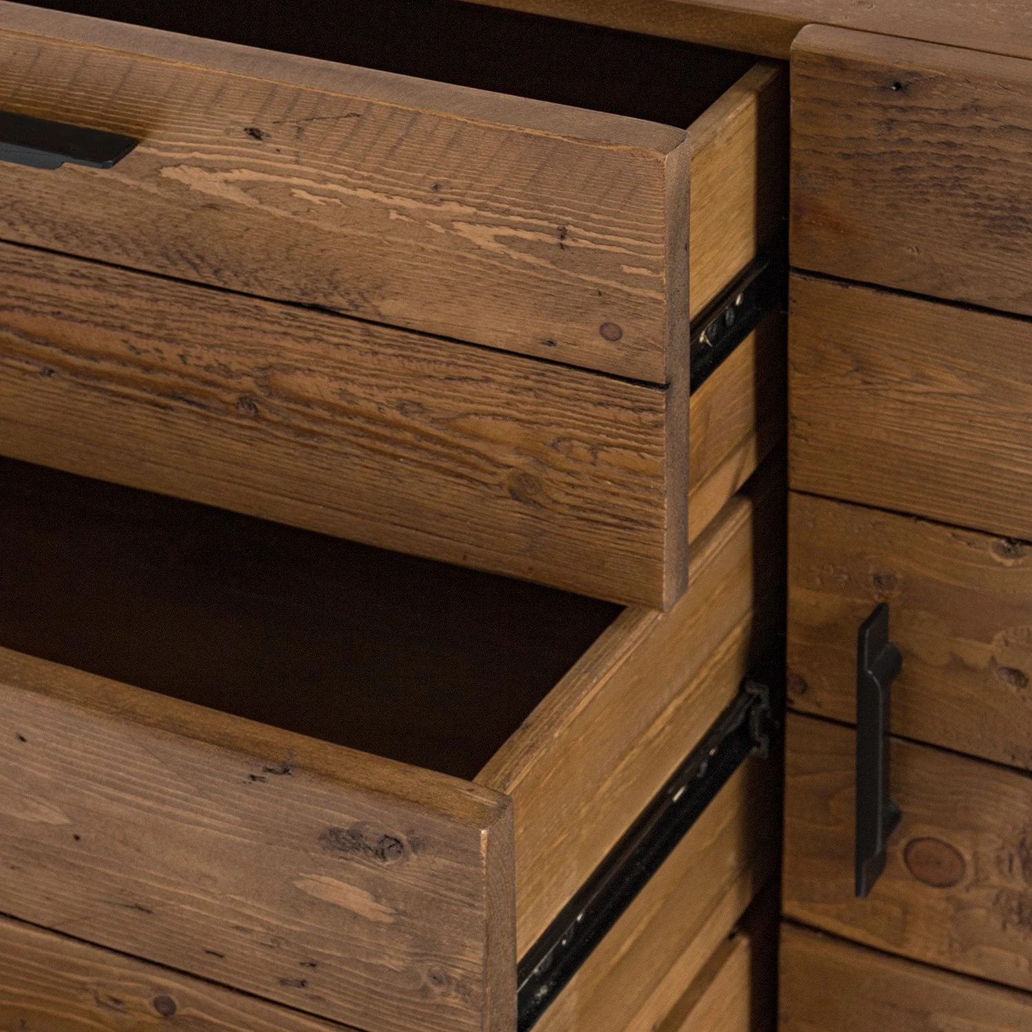 Ars manufacti Sideboard Grasby II - Altholz Pinie / Metall - Pinie Dunkel / Schwarz 15 Ars manufacti Sideboard Grasby II - Altholz Pinie / Metall - Pinie Dunkel / Schwarz – Bild 15