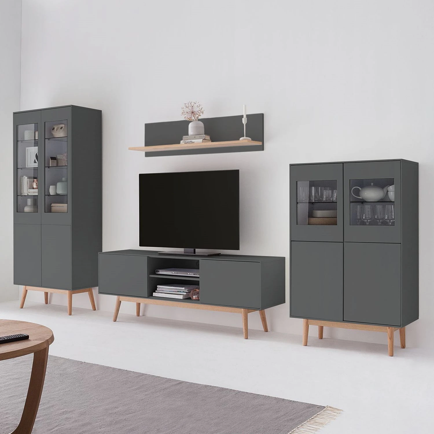 Mørteens Wohnwand Lindholm (4-teilig) - Eiche teilmassiv - Grau 1 Mørteens Wohnwand Lindholm (4-teilig) - Eiche teilmassiv - Grau