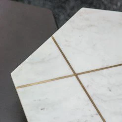 Jack & Alice Beistelltisch Suso - Marmor / Metall - Marmor Weiß / Schwarz -Wohnzimmermöbel boutique en ligne 1000172973 220728 022 MOOD DETAILS P000000001000172973 mood