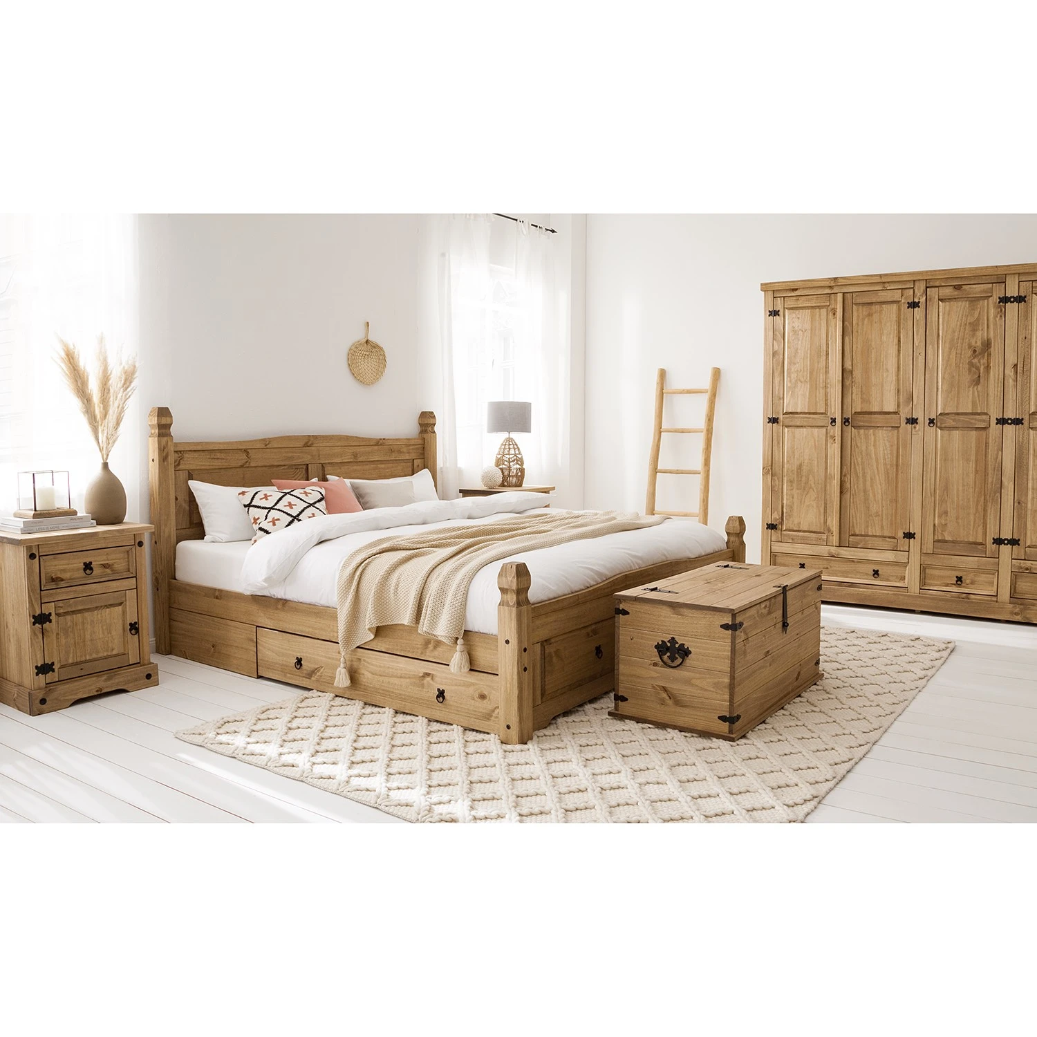 Maison Belfort Truhe Finca Rustica - Kiefer massiv - Kiefer Natur 2 Maison Belfort Truhe Finca Rustica - Kiefer massiv - Kiefer Natur – Bild 2