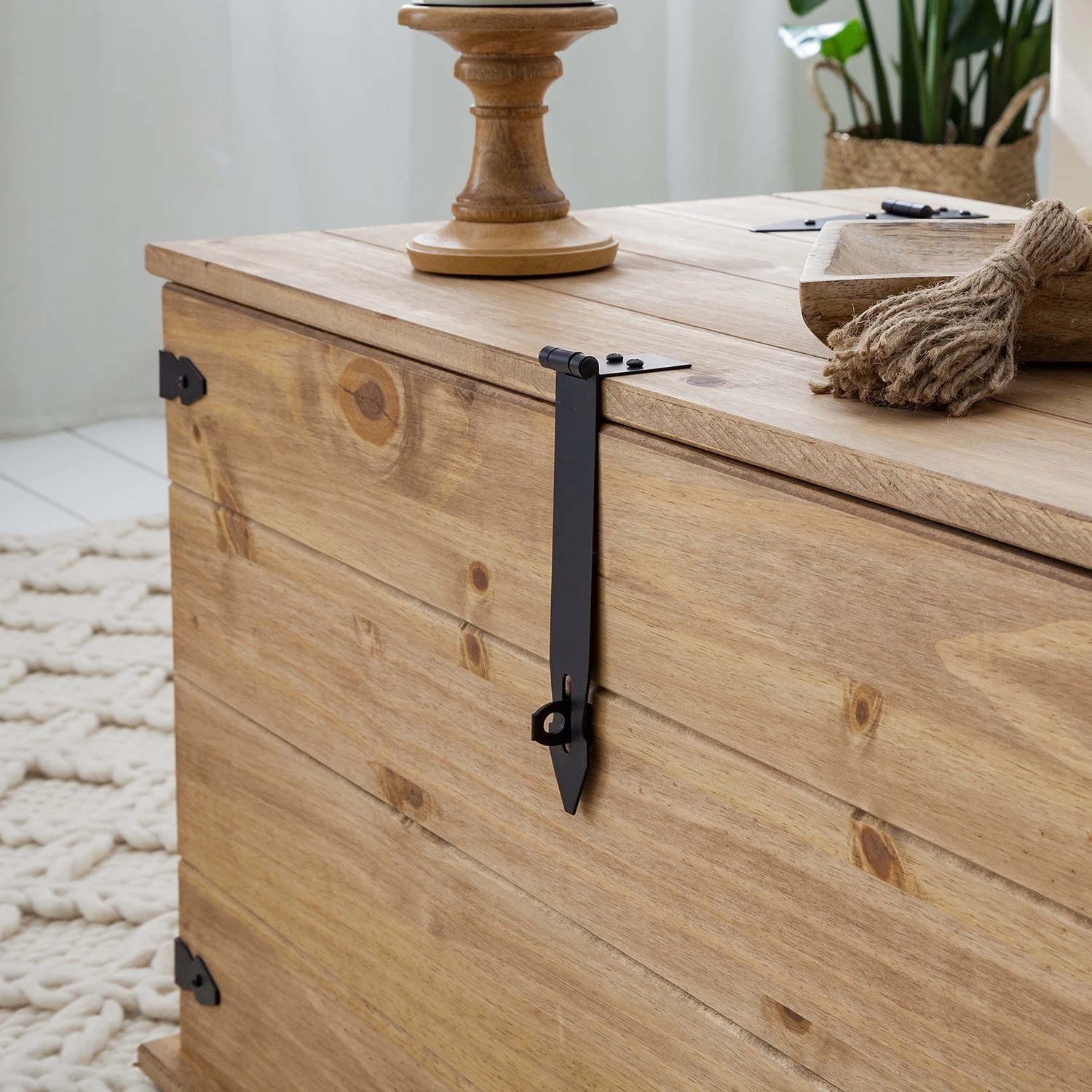 Maison Belfort Truhe Finca Rustica - Kiefer massiv - Kiefer Natur 21 Maison Belfort Truhe Finca Rustica - Kiefer massiv - Kiefer Natur – Bild 21