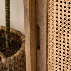 Ars manufacti Kommode Vina II - Mango massiv / Wiener Geflecht - Mango / Schwarz -Wohnzimmermöbel boutique en ligne 1000178080 200324 13595500009 MOOD DETAILS P000000001000178080 mood