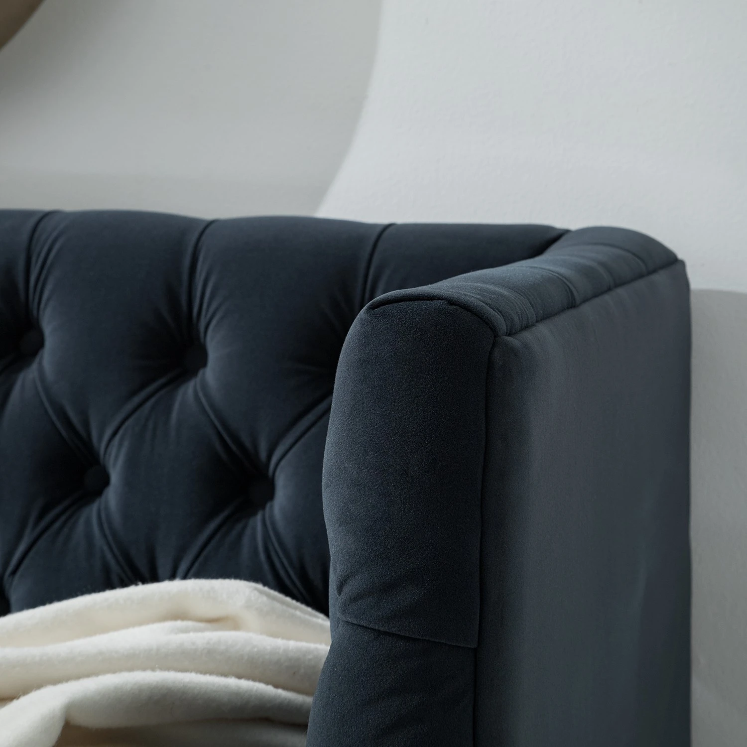 Jack & Alice Sofa Mindarie (3-sitzer) - Samt - Dunkelblau 16 Jack & Alice Sofa Mindarie (3-sitzer) - Samt - Dunkelblau – Bild 16