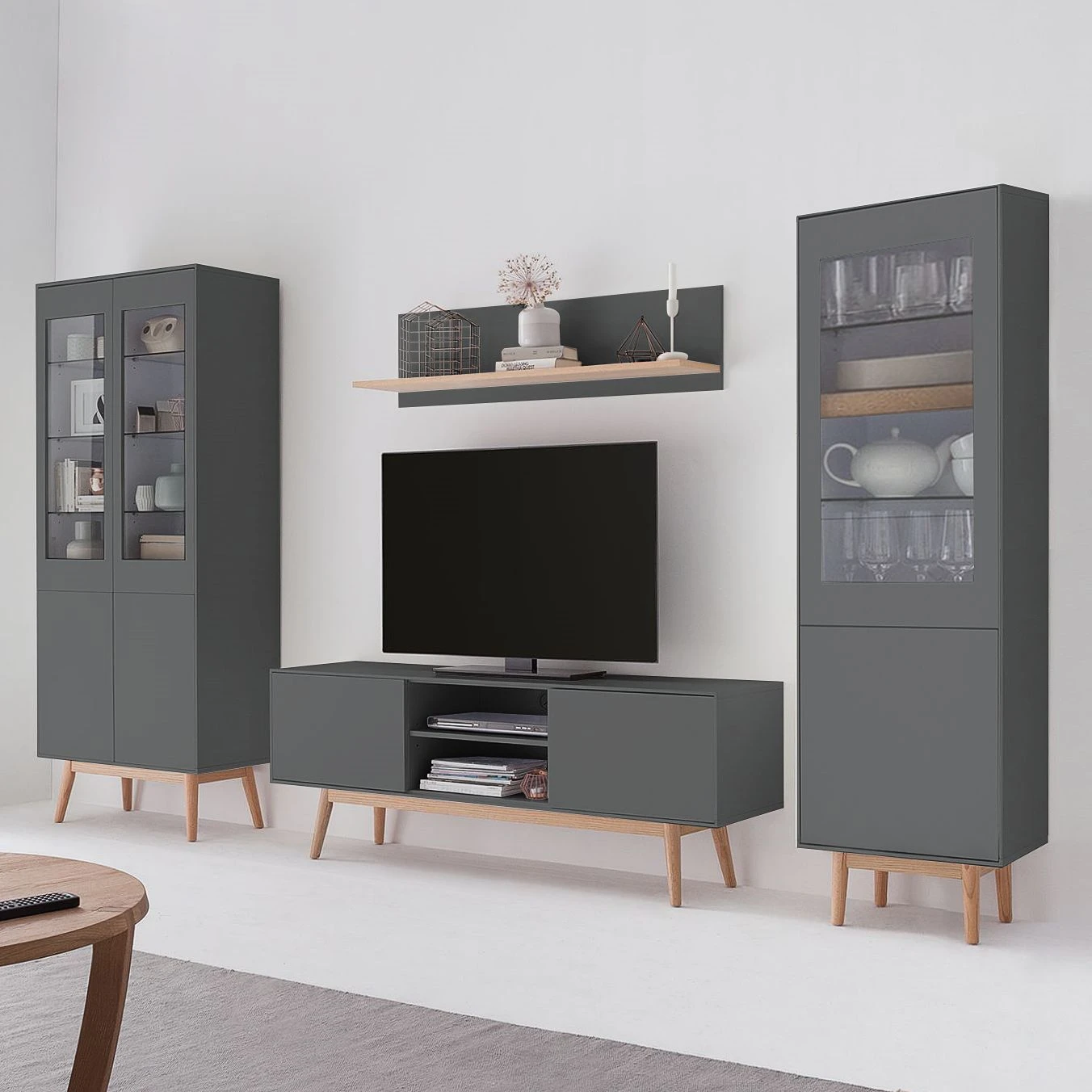 Mørteens Wohnwand Lindholm II (4-teilig) - Eiche teilmassiv - Grau 1 Mørteens Wohnwand Lindholm II (4-teilig) - Eiche teilmassiv - Grau