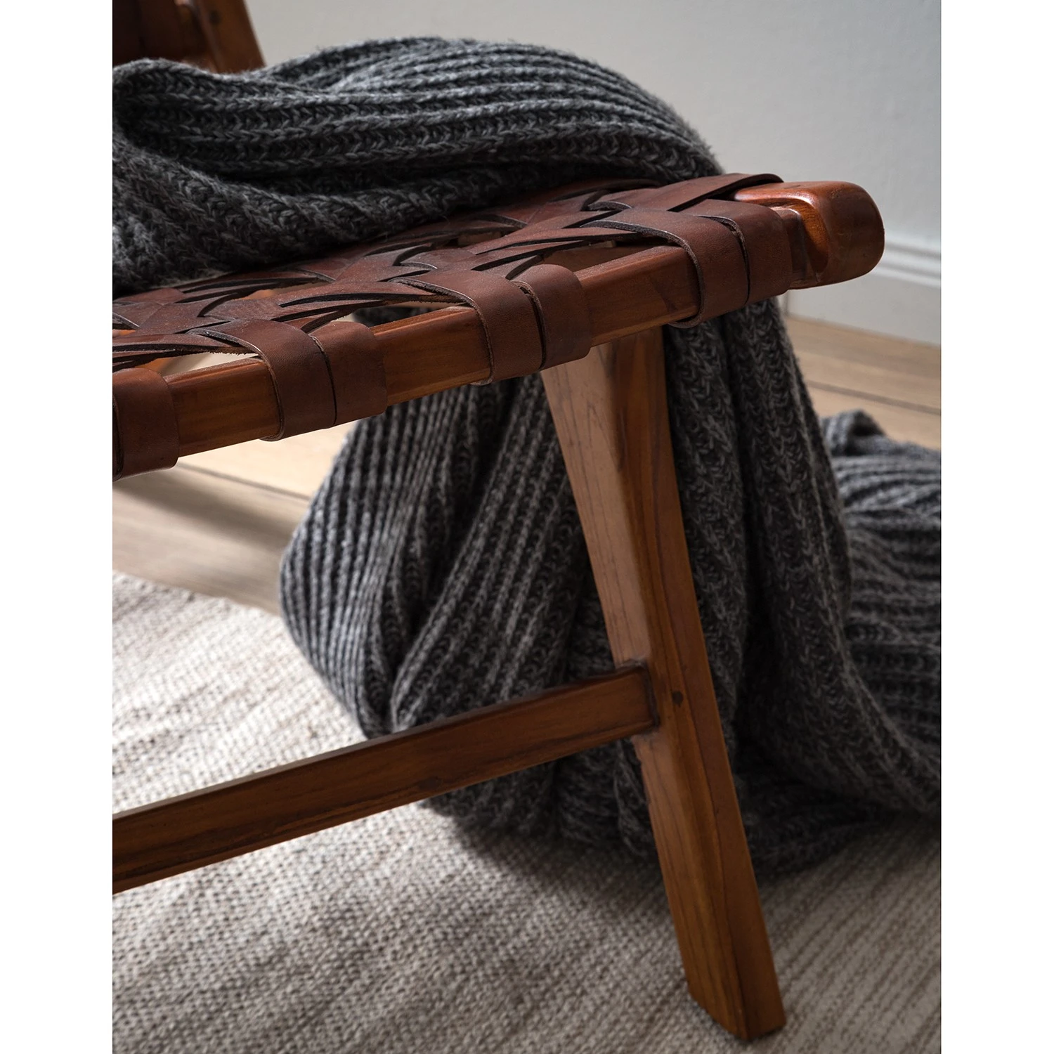 Ars manufacti Loungesessel Copan - Echtleder / Teakholz massiv - Cognacbraun / Teak 14 Ars manufacti Loungesessel Copan - Echtleder / Teakholz massiv - Cognacbraun / Teak – Bild 14