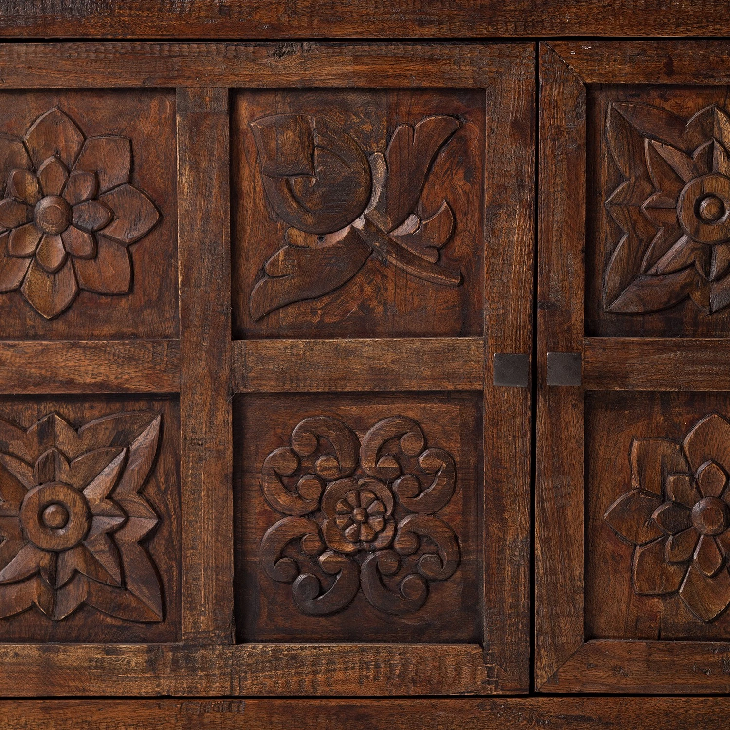 Wolf-Möbel Kommode Carving - Akazie massiv / Metall - Akazie / Schwarz 9 Wolf-Möbel Kommode Carving - Akazie massiv / Metall - Akazie / Schwarz – Bild 9