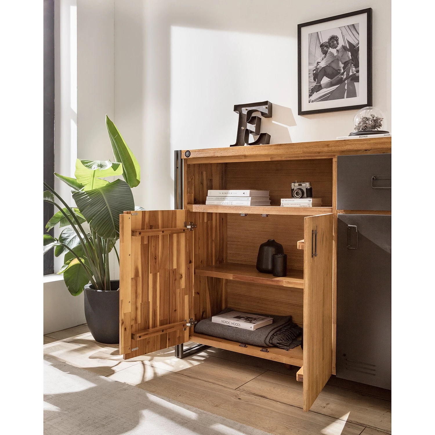 Ars manufacti Sideboard Manchester VII - Akazie massiv / Metall - Akazie / Anthrazit 12 Ars manufacti Sideboard Manchester VII - Akazie massiv / Metall - Akazie / Anthrazit – Bild 12