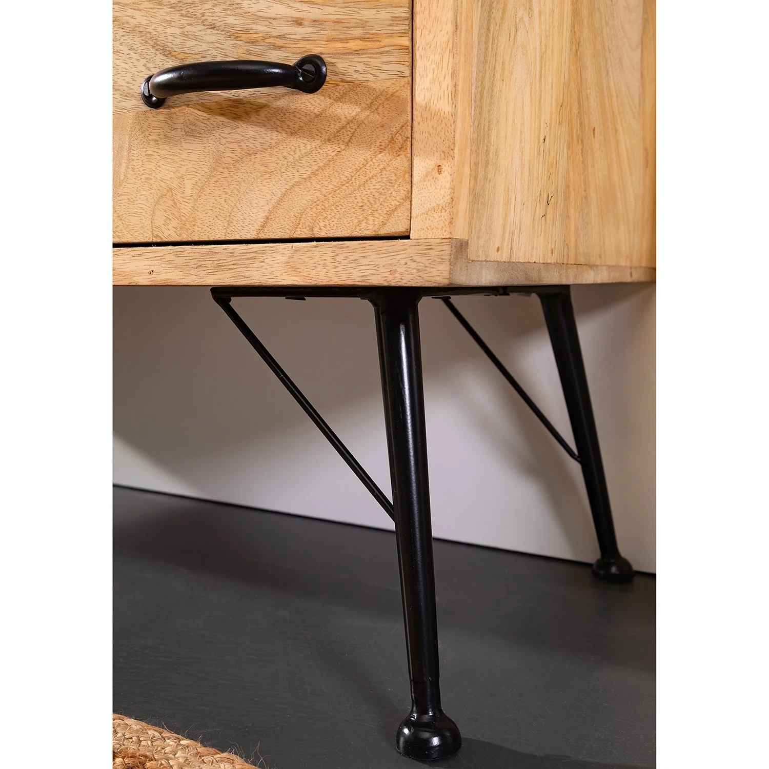 Red Living TV-Lowboard Latta II - Mango massiv / Metall - Mango / Schwarz 7 Red Living TV-Lowboard Latta II - Mango massiv / Metall - Mango / Schwarz – Bild 7