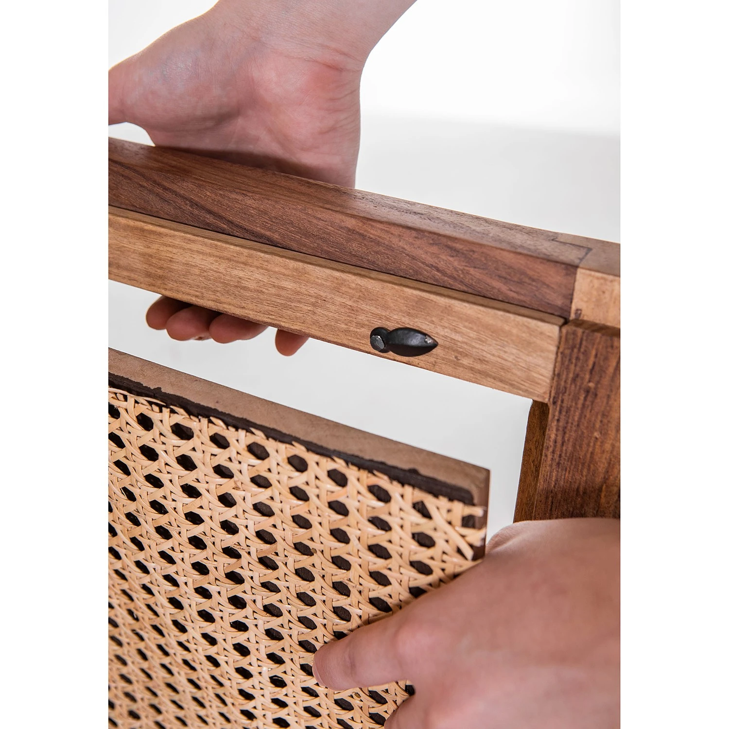 Naturoo Kommode Nyack III - Mango massiv / Wiener Geflecht - Mango / Gold 4 Naturoo Kommode Nyack III - Mango massiv / Wiener Geflecht - Mango / Gold – Bild 4