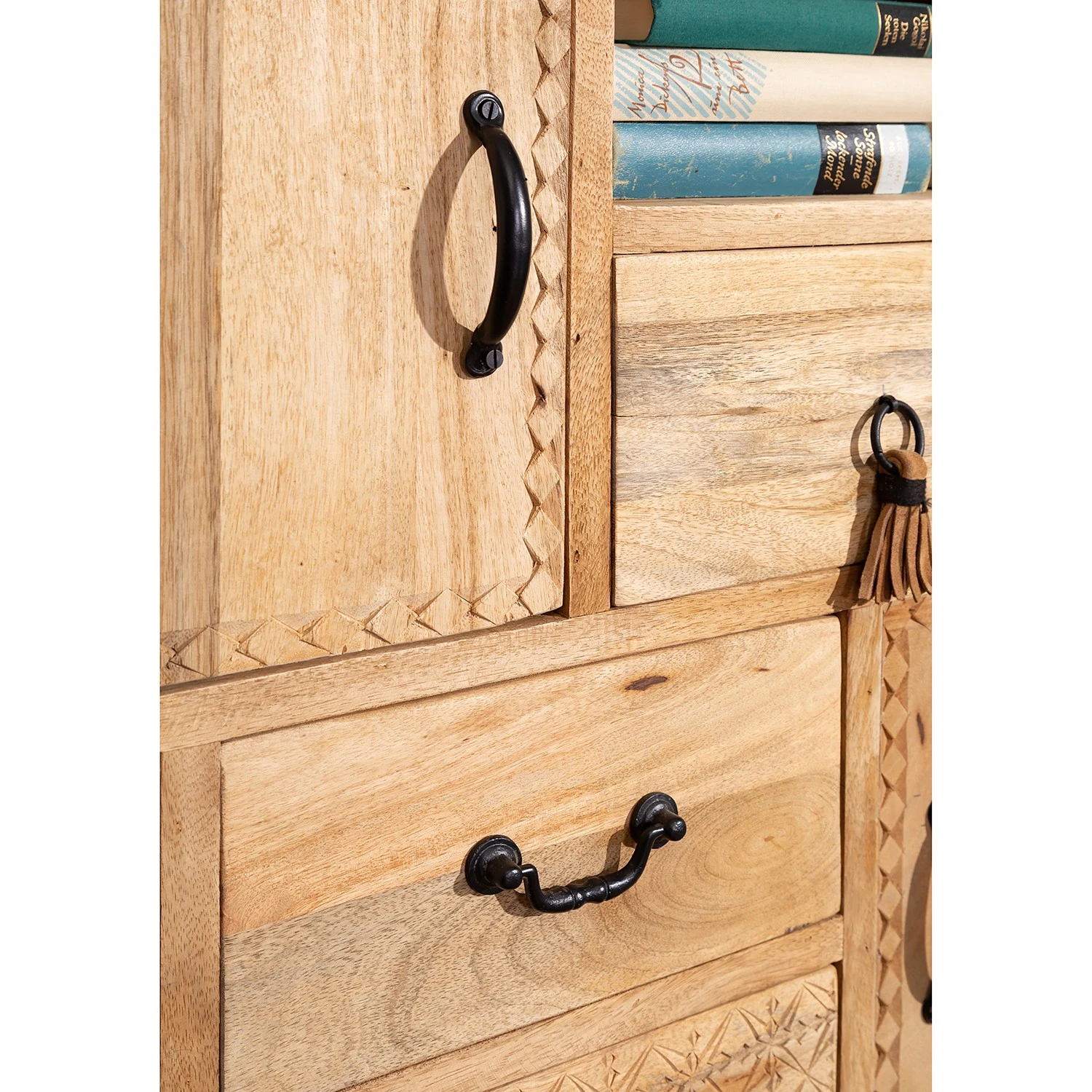 Red Living Kommode Latta - Mango massiv / Metall - Mango / Schwarz 6 Red Living Kommode Latta - Mango massiv / Metall - Mango / Schwarz – Bild 6