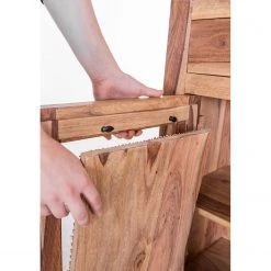 Naturoo Kommode Nyack I - Mango massiv / Wiener Geflecht - Mango / Gold 8 Naturoo Kommode Nyack I - Mango massiv / Wiener Geflecht - Mango / Gold -Wohnzimmermöbel boutique en ligne 1000211468 210217 11363700009 DETAILS P000000001000211468