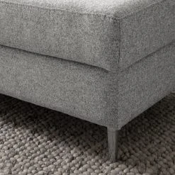 Studio Copenhagen Wohnlandschaft COSO Classic+ - Webstoff Inze: Hellgrau - Longchair davorstehend rechts / Ottomane links - Bettkasten - Chrom glänzend -Wohnzimmermöbel boutique en ligne 1000212027 200923 09521100725 DETAILS P000000001000212027