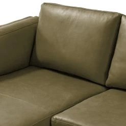 Studio Copenhagen Ecksofa COSO Classic+ mit Longchair - Echtleder Taru: Olivgrün - Breite: 287 cm - Longchair davorstehend links - Eiche Dunkel -Wohnzimmermöbel boutique en ligne 1000212812 200825 13293300300 DETAILS P000000001000212812