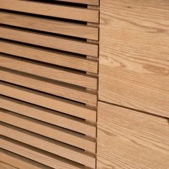 Studio Copenhagen TV-Lowboard Saido - Esche massiv -Wohnzimmermöbel boutique en ligne 1000218017 210316 10075300010 DETAILS P000000001000218017