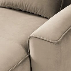 Studio Copenhagen Ecksofa Buckley II - Samt Shyla: Beige - Longchair davorstehend rechts -Wohnzimmermöbel boutique en ligne 1000218140 201119 12204800493 DETAILS P000000001000218140