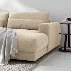 Studio Copenhagen Ecksofa Willows III - Webstoff Amila: Beige - Longchair davorstehend rechts -Wohnzimmermöbel boutique en ligne 1000218220 210127 14550300404 DETAILS P000000001000218220