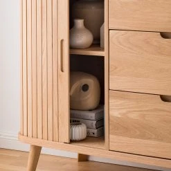 Mørteens Sideboard Hanck - Eiche teilmassiv 35 Mørteens Sideboard Hanck - Eiche teilmassiv -Wohnzimmermöbel boutique en ligne 1000218269 210312 08415700004 DETAILS P000000001000218269