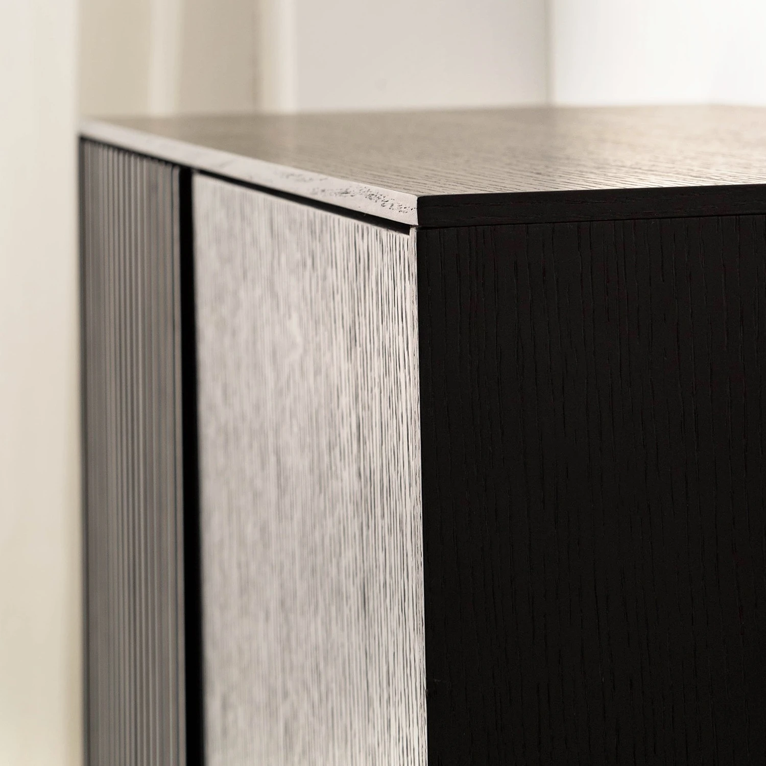 Studio Copenhagen Highboard Dowland - Echtholzfurnier - Eiche Schwarz 16 Studio Copenhagen Highboard Dowland - Echtholzfurnier - Eiche Schwarz – Bild 16