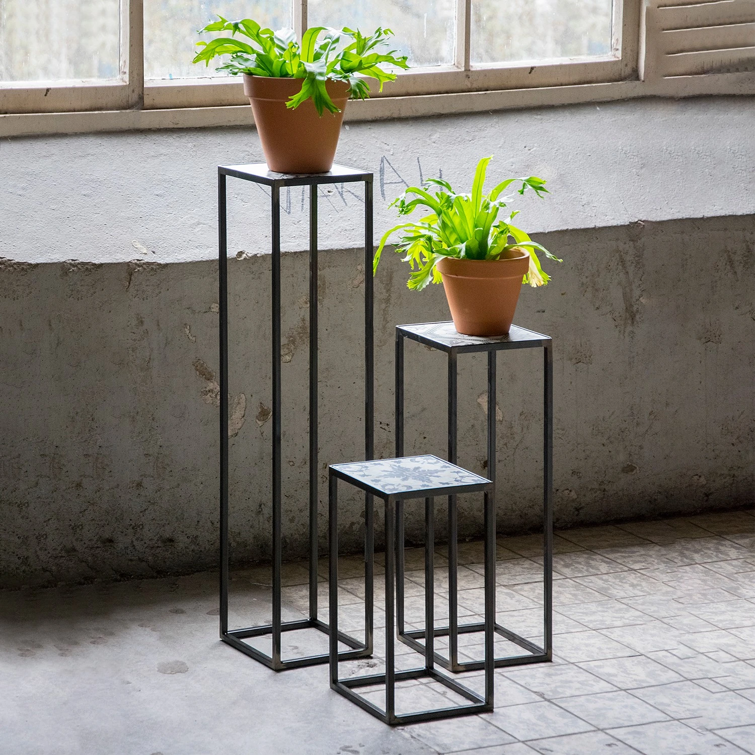 Red Living Beistelltisch Almaraz II - Keramik / Metall - Mehrfarbig / Schwarz - Höhe: 90 cm 2 Red Living Beistelltisch Almaraz II - Keramik / Metall - Mehrfarbig / Schwarz - Höhe: 90 cm – Bild 2