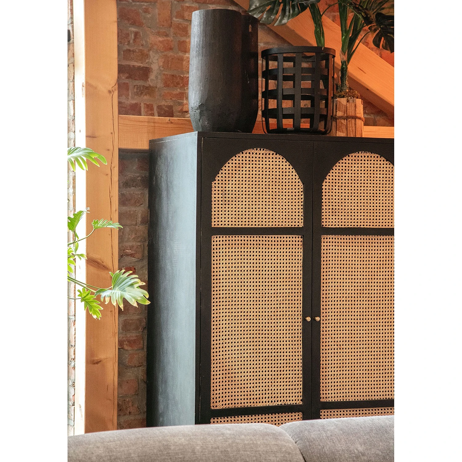 Red Living Schrank Mokena - Wiener Geflecht / Mango massiv - Natur / Mango Schwarz 6 Red Living Schrank Mokena - Wiener Geflecht / Mango massiv - Natur / Mango Schwarz – Bild 6