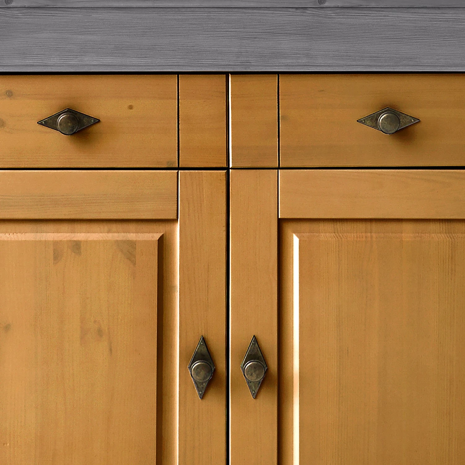 Maison Belfort Buffet Bergen I - Kiefer massiv - Kiefer Laugenfarbig / Kiefer Grau 4 Maison Belfort Buffet Bergen I - Kiefer massiv - Kiefer Laugenfarbig / Kiefer Grau – Bild 4