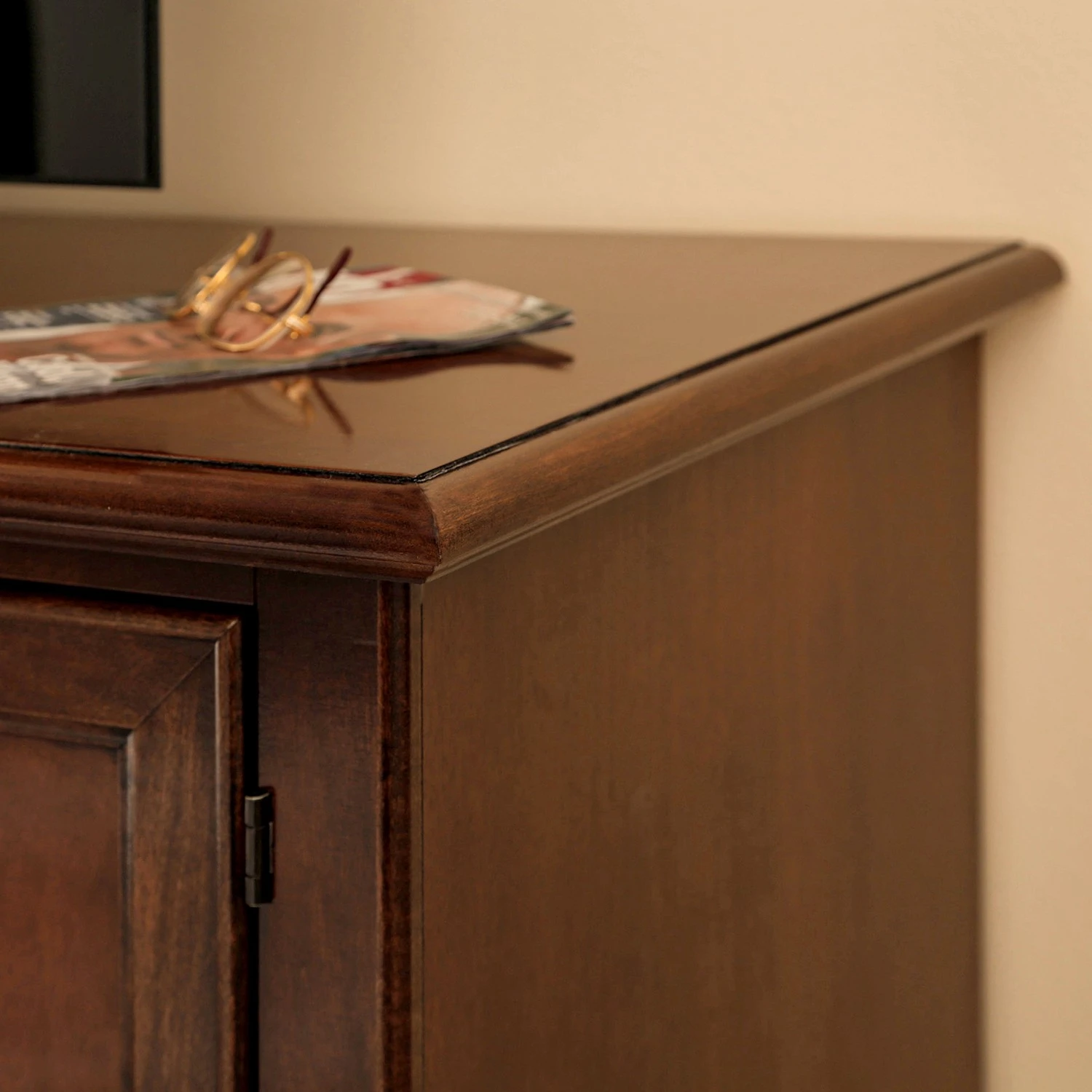 Ridgevalley TV-Lowboard Brieux I - Tulpenbaum teilmassiv - Tulpenbaum Antik 10 Ridgevalley TV-Lowboard Brieux I - Tulpenbaum teilmassiv - Tulpenbaum Antik – Bild 10