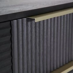 Red Living Sideboard Soyons - Akazie massiv / Metall - Schwarz / Gold 8 Red Living Sideboard Soyons - Akazie massiv / Metall - Schwarz / Gold -Wohnzimmermöbel boutique en ligne 1000239501 210108 13372300060 DETAILS P000000001000239501