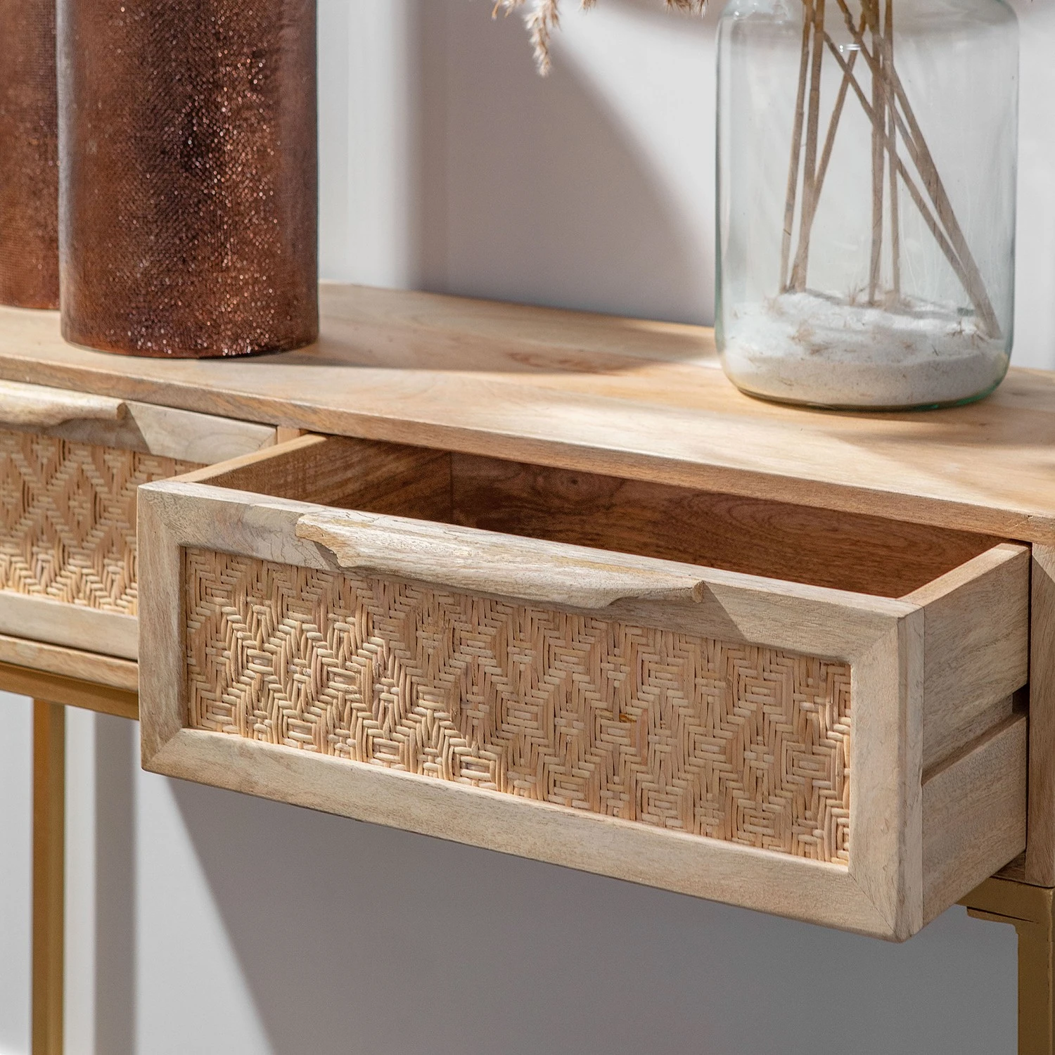 Naturoo Konsolentisch Rumilly - Rattangeflecht / Mango massiv 3 Naturoo Konsolentisch Rumilly - Rattangeflecht / Mango massiv – Bild 3