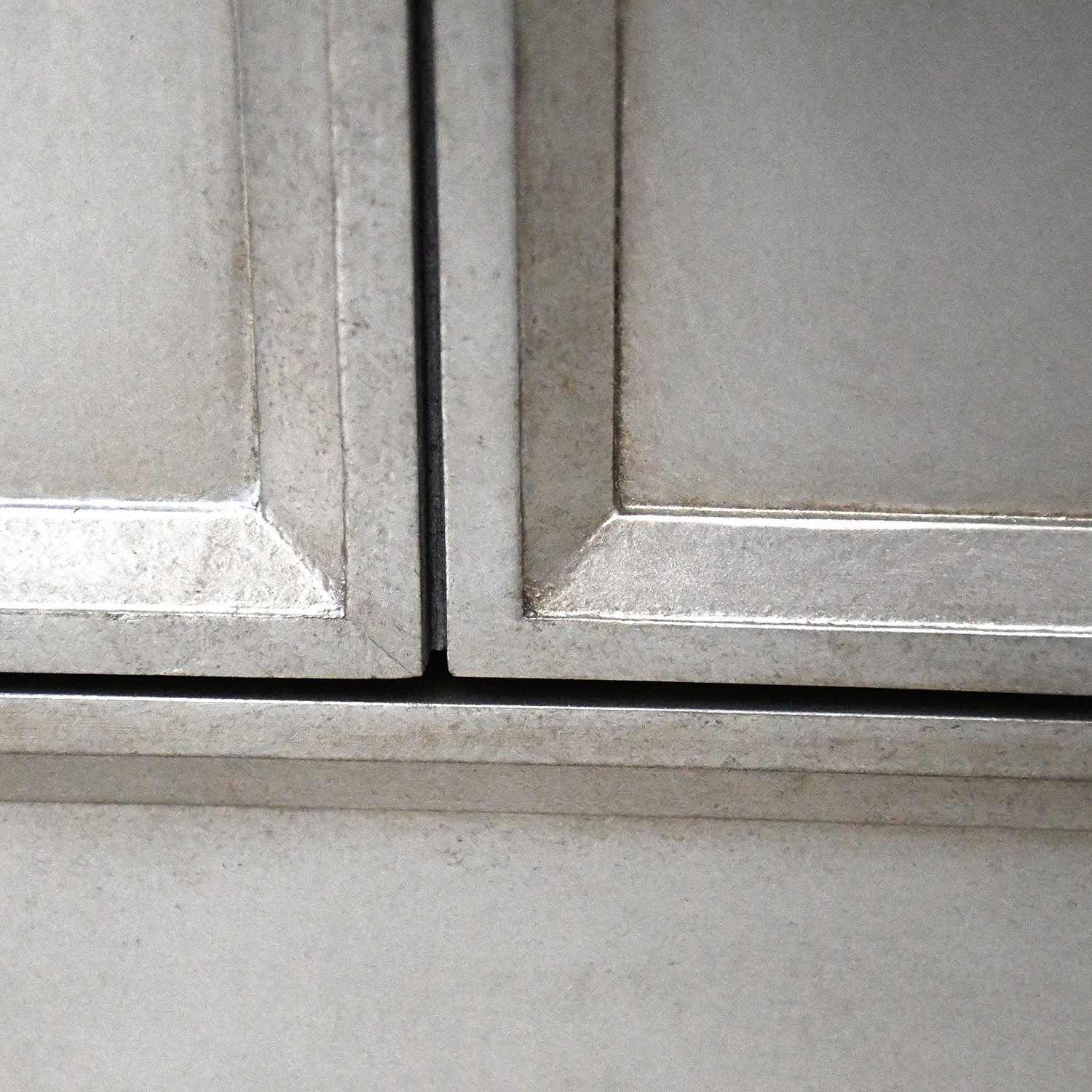 Red Living Kommode Tilloloy - Matt Silber / Schwarz 9 Red Living Kommode Tilloloy - Matt Silber / Schwarz – Bild 9