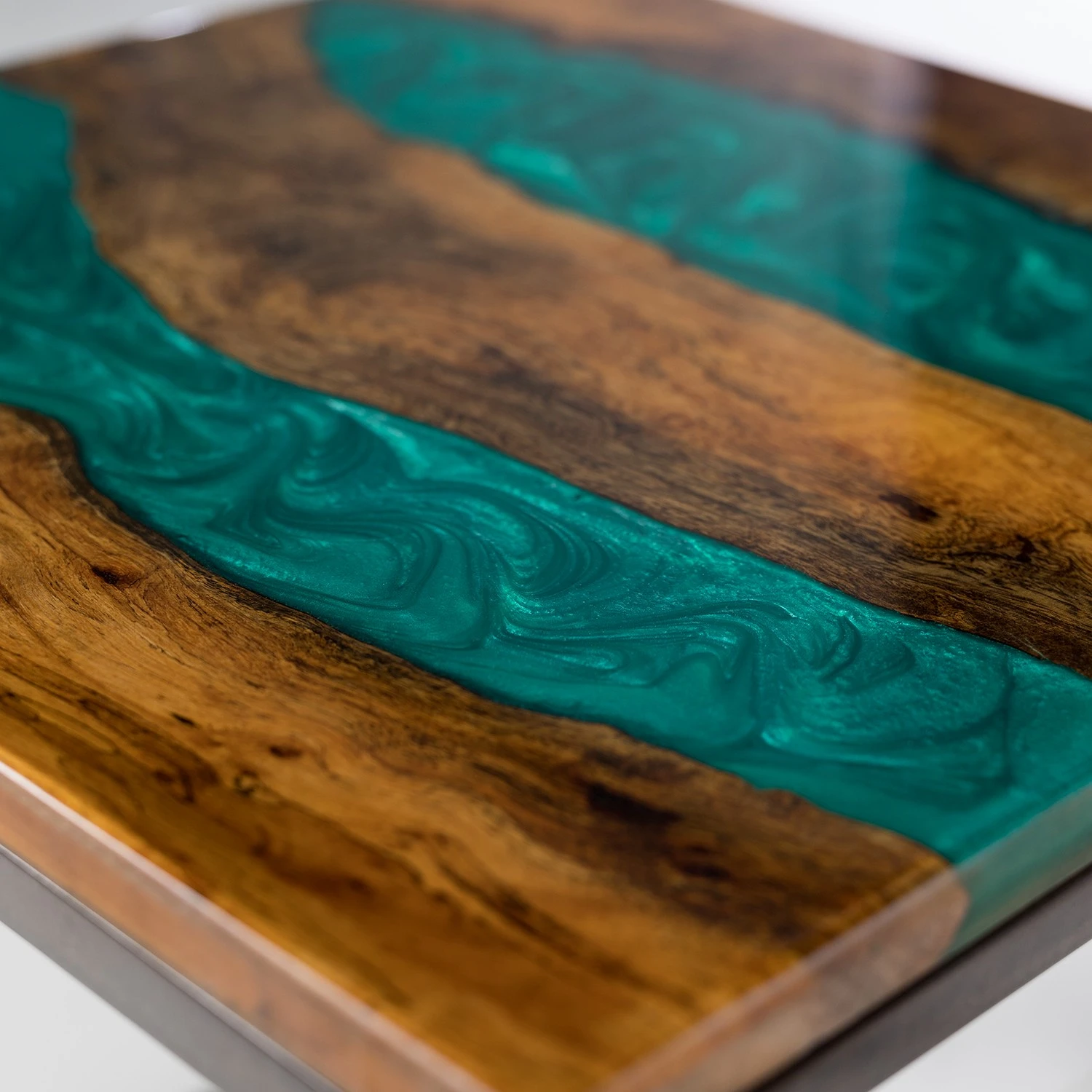 Wolf-Möbel Epoxidharz-Beistelltisch Tarnac - Harz / Metall - Grün 7 Wolf-Möbel Epoxidharz-Beistelltisch Tarnac - Harz / Metall - Grün – Bild 7