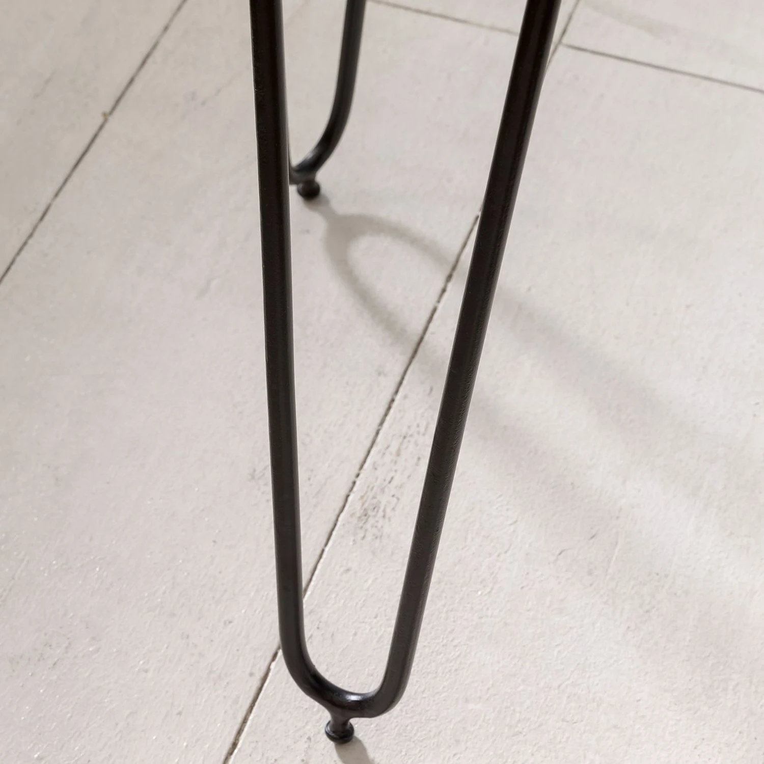 Naturoo Beistelltisch Loudet - Akazie massiv / Metall - Akazie / Schwarz 6 Naturoo Beistelltisch Loudet - Akazie massiv / Metall - Akazie / Schwarz – Bild 6