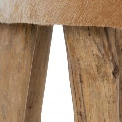 My Flair Fellhocker Buoux I - Kuhfell / Tanne massiv -Wohnzimmermöbel boutique en ligne 1000252412 210317 11322400028 DETAILS P000000001000252412