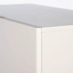 Studio Copenhagen Kommode Cooby - Muschelweiß / Eiche Hell 22 Studio Copenhagen Kommode Cooby - Muschelweiß / Eiche Hell -Wohnzimmermöbel boutique en ligne 1000276946 220729 036 DETAILS P000000001000276946