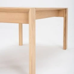 Studio Copenhagen Couchtisch Maayka - Eiche teilmassiv - Eiche Hell - Breite: 110 cm 22 Studio Copenhagen Couchtisch Maayka - Eiche teilmassiv - Eiche Hell - Breite: 110 cm -Wohnzimmermöbel boutique en ligne 1000277380 211012 153648000124 DETAILS P000000001000277380